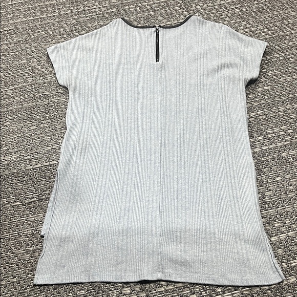 Suzy Shier | Blue Faux Leather Trim Hi-Low Top - Picture 6 of 10